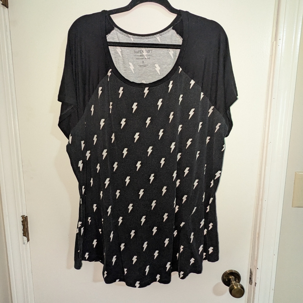 Torrid Super Soft Lightning Bolt Size 3  259